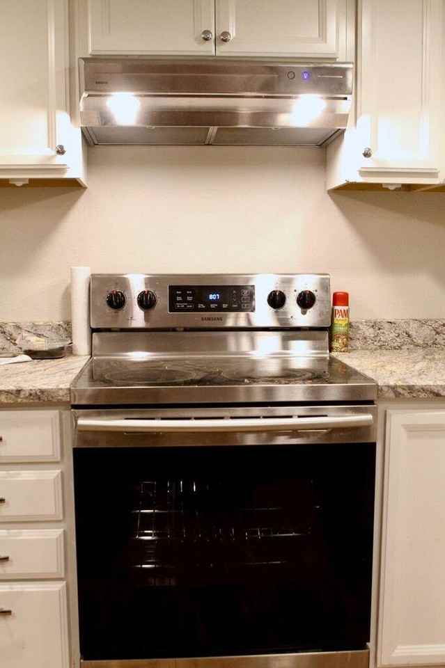 810 E Lewis St - Photo 7 of 8