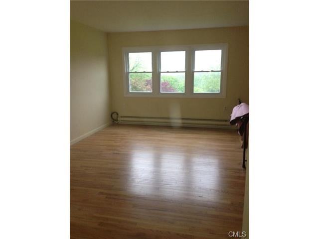 6 Wampum Dr - Photo 2 of 16