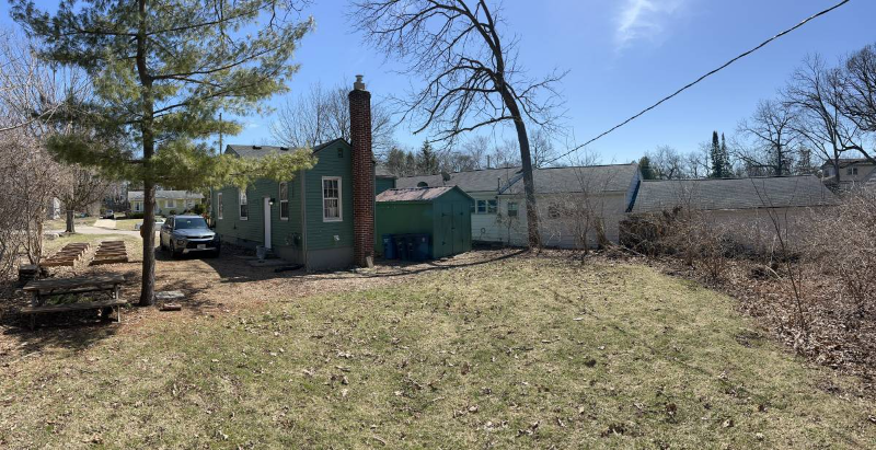 1007 Gott St - Photo 2 of 18