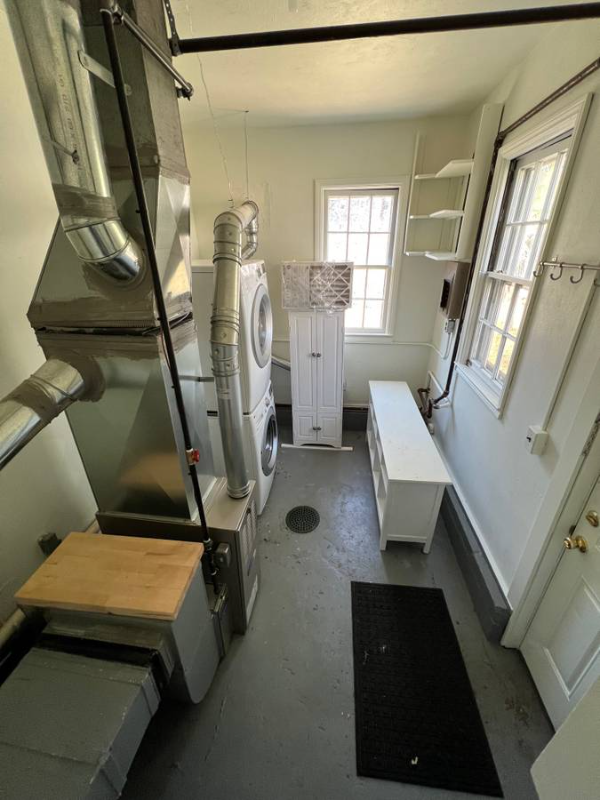 1007 Gott St - Photo 4 of 18