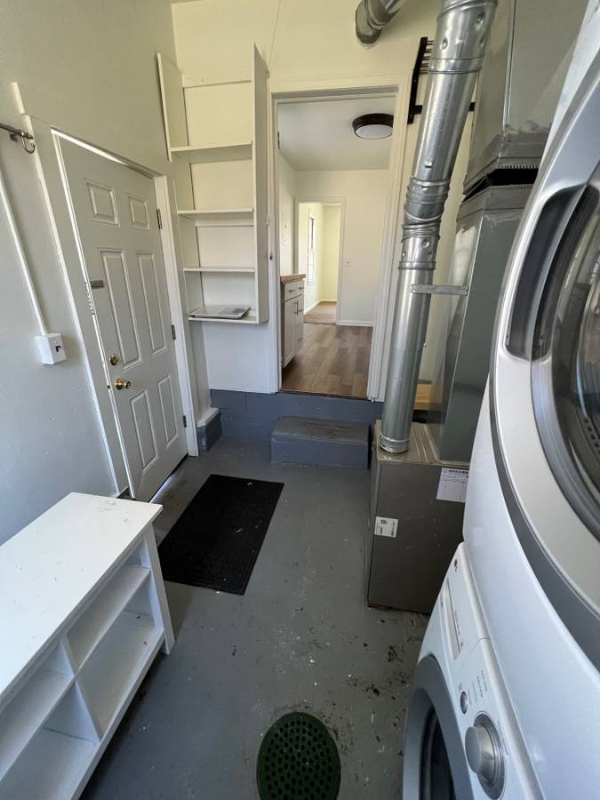 1007 Gott St - Photo 5 of 18