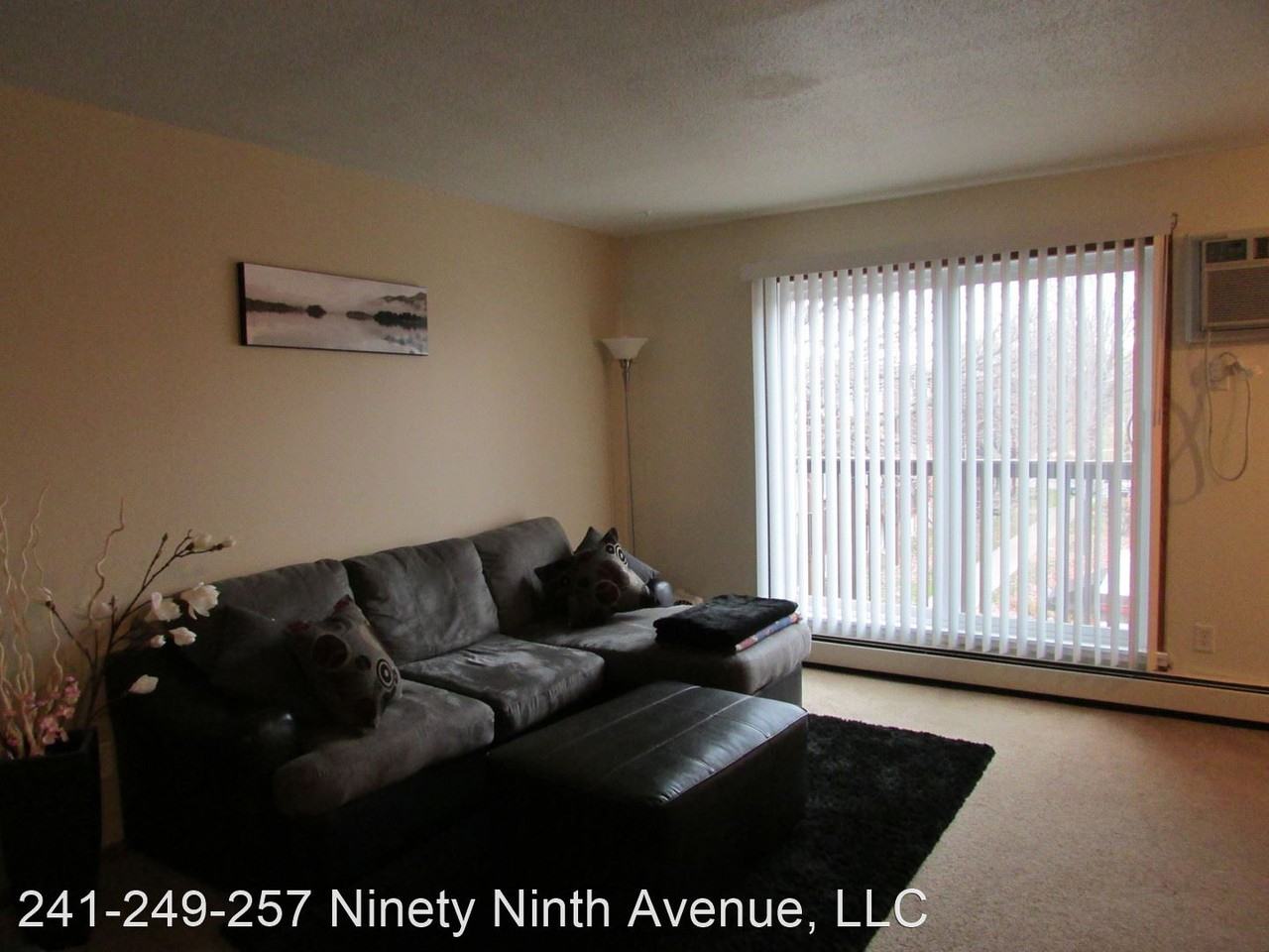 Royal Oaks - Photo 4 of 25