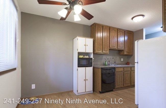 Royal Oaks - Photo 3 of 25