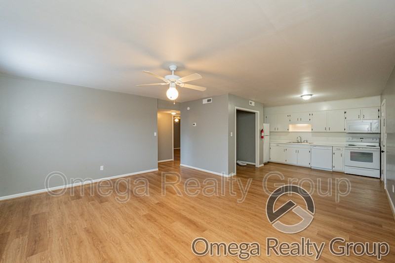 400 7th St E #2H - Photo 7 of 22