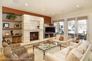 featured image of 101 N Spring St #102