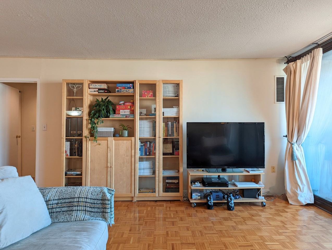 580 Commonwealth Ave - Photo 2 of 8