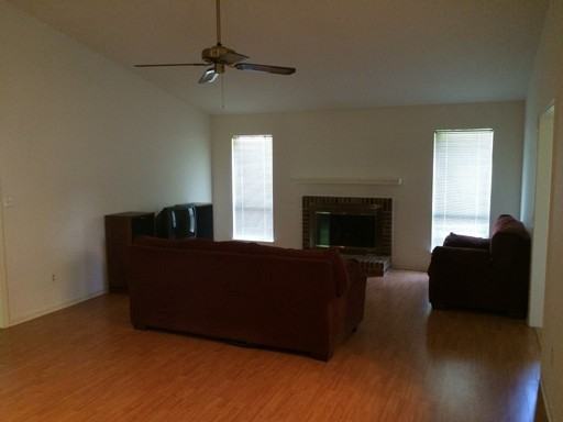 723 Plantation Dr - Photo 2 of 16