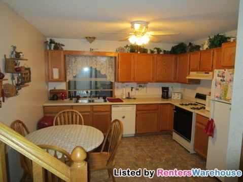 109 South Dr - Photo 3 of 9