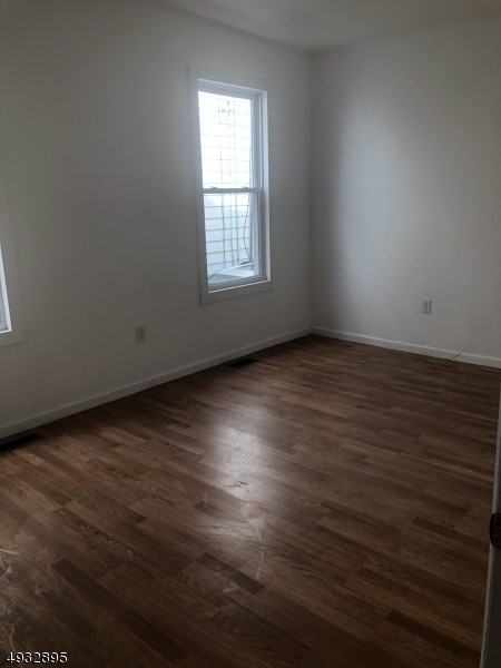 63 Cedar Ave - Photo 5 of 15