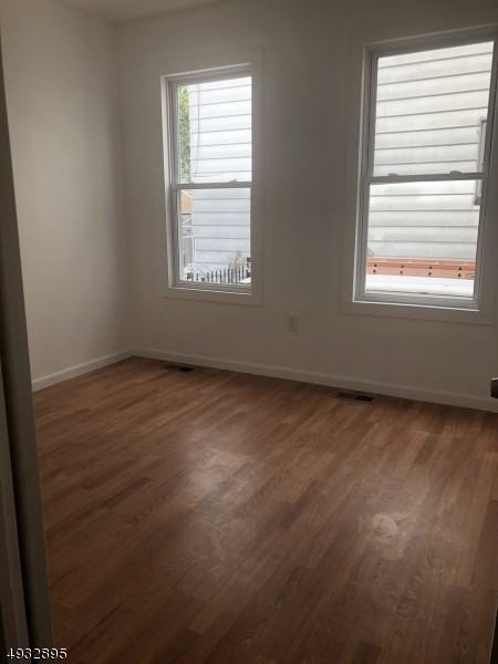 63 Cedar Ave - Photo 7 of 15