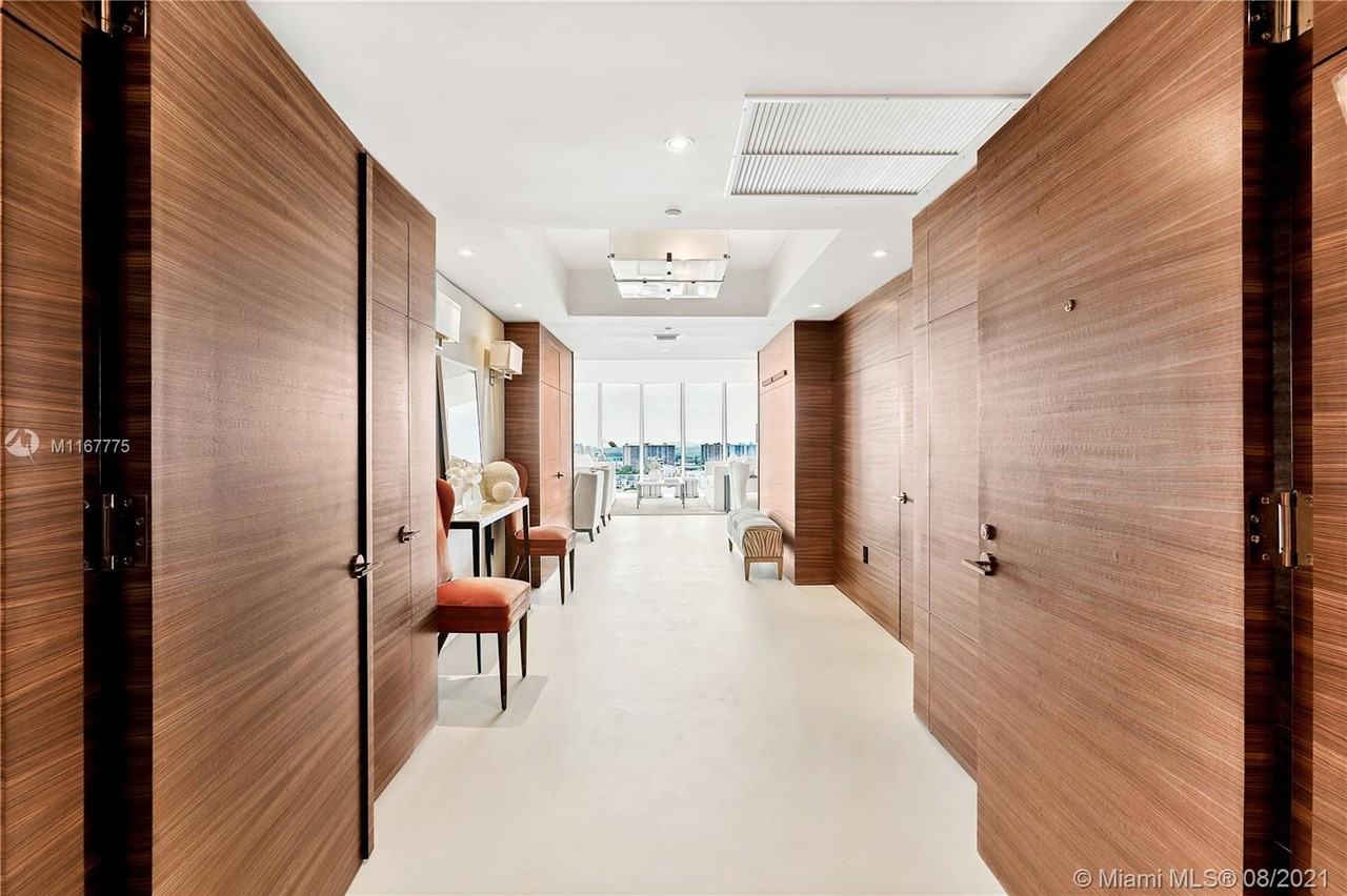 18911 Collins Ave #2705 - Photo 4 of 44