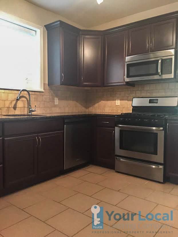 401 E Rambo St - Photo 3 of 11