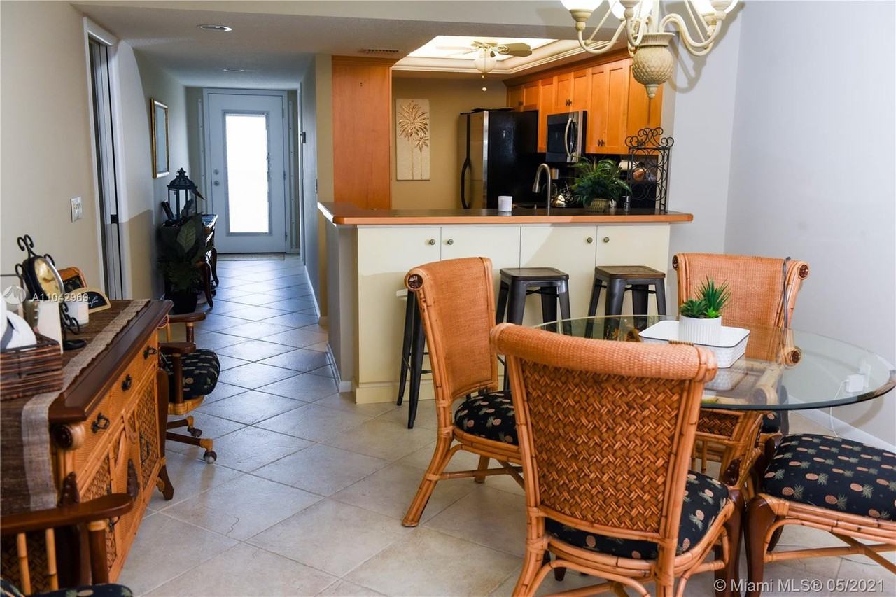 20 Ne Plantation Rd #306 - Photo 3 of 20