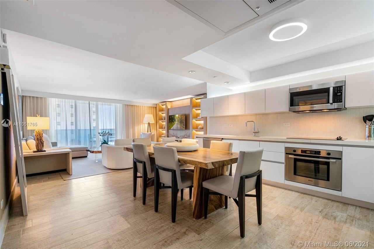 102 24th St #1115 - Photo 3 of 27