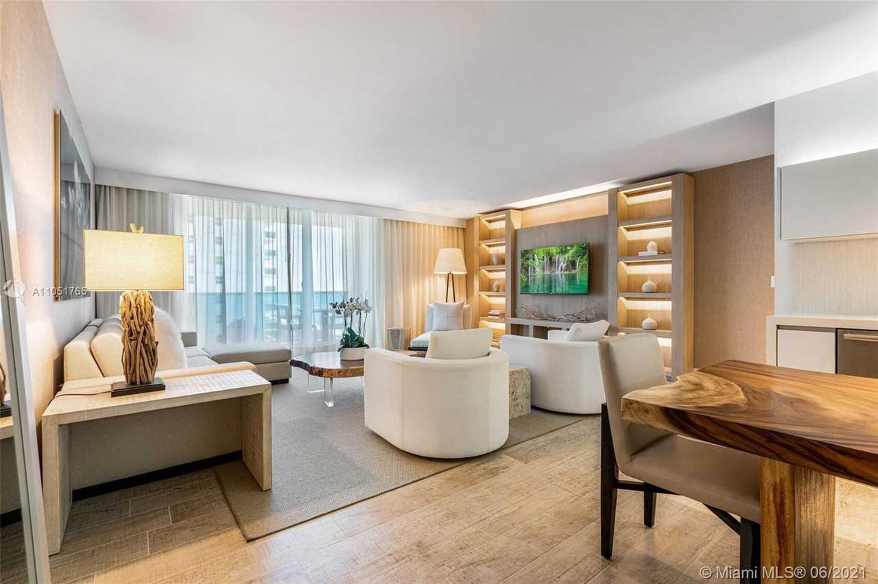 102 24th St #1115 - Photo 5 of 27