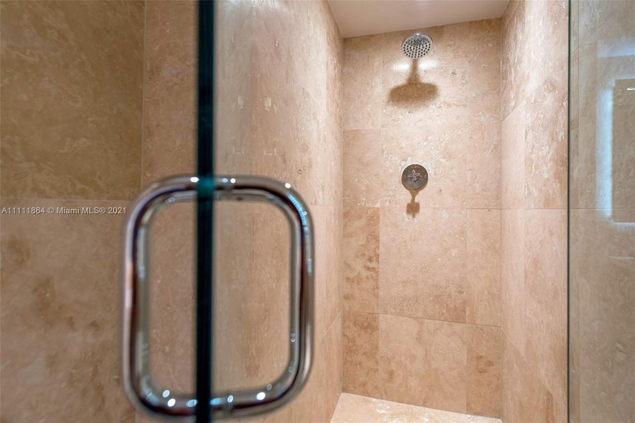 102 24th St #906 - Photo 5 of 15