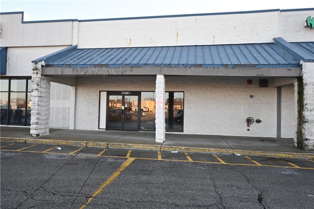 5617 W 38th St B, Indianapolis, IN 46254 Studio Apartment for 4,500