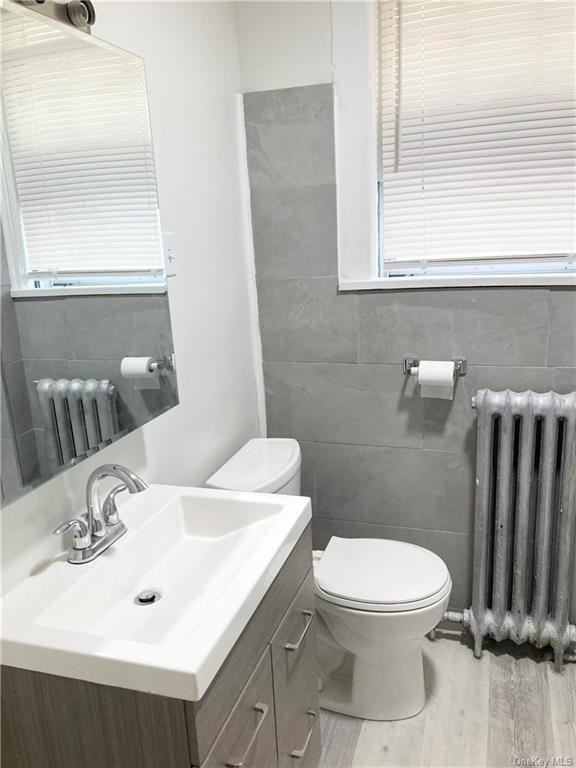 687 Yonkers Ave #2R - Photo 2 of 7