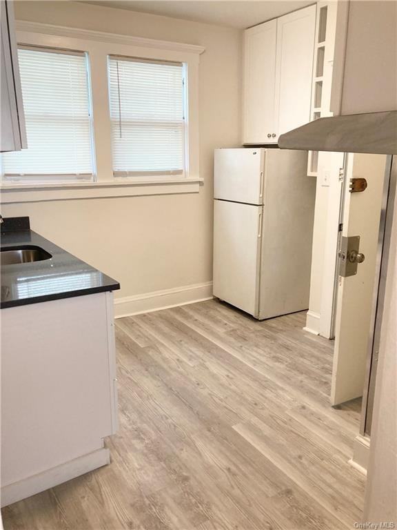 687 Yonkers Ave #2R - Photo 5 of 7