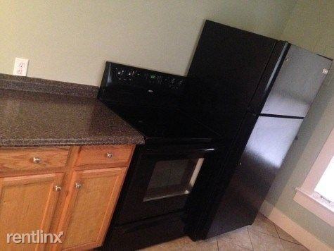 2145 Oak Street - Garage Unit - Photo 2 of 10