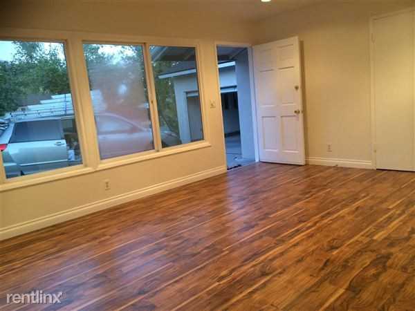 865 Drake Ave - Photo 3 of 13