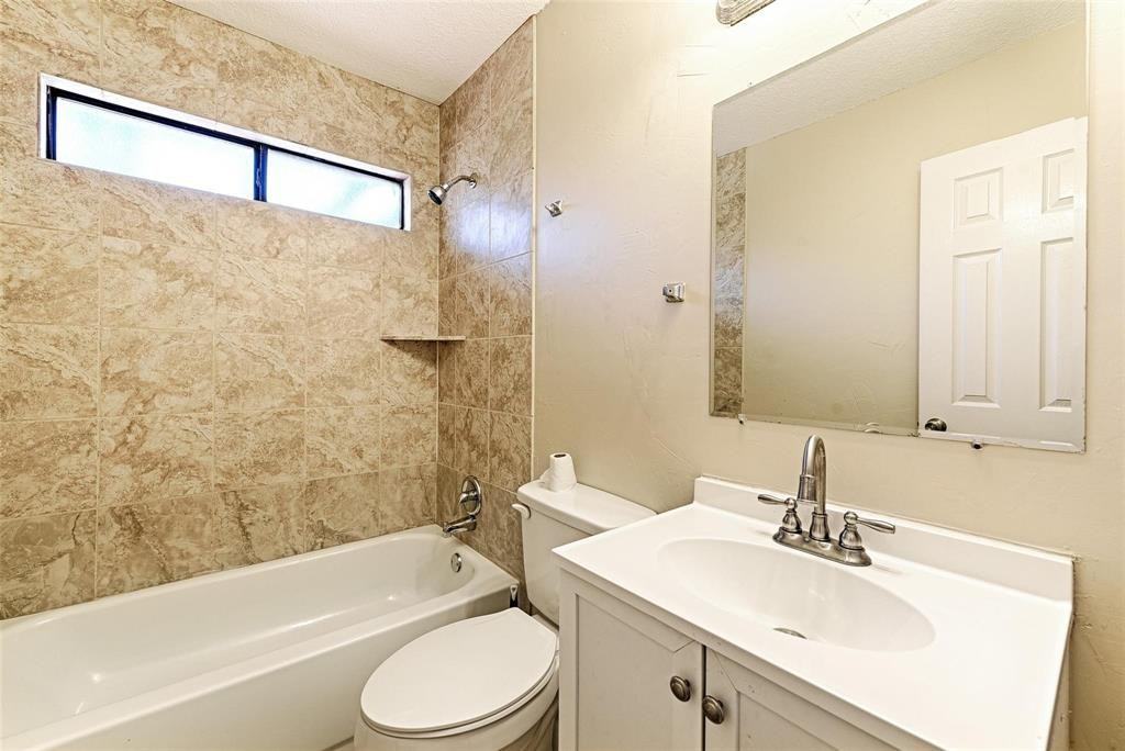 1409 Pecos St - Photo 7 of 15