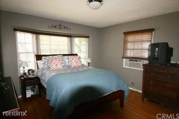 3310 Lewis Ave - Photo 3 of 7