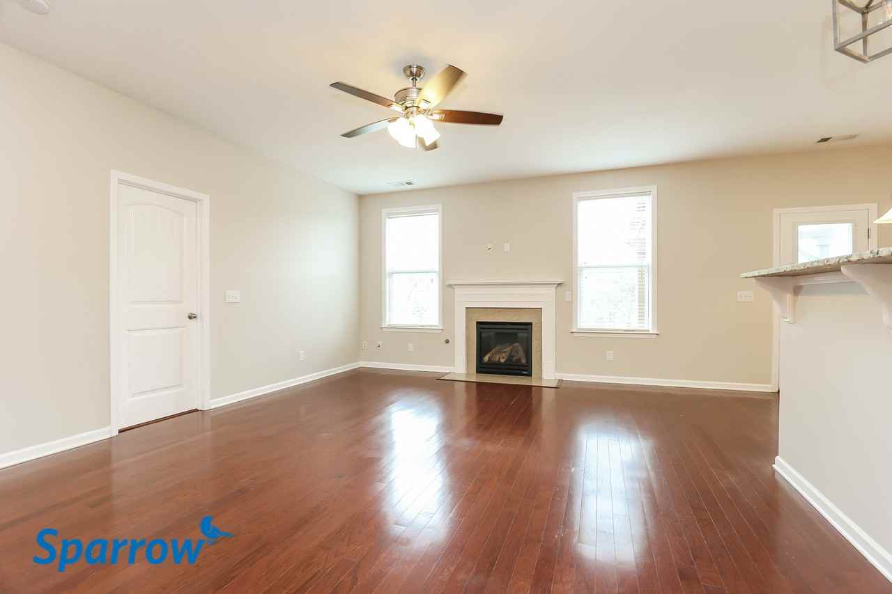 1713 Stonewater Dr - Photo 2 of 15