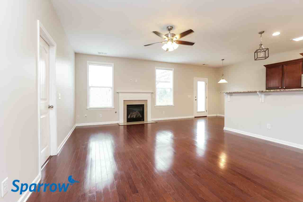 1713 Stonewater Dr - Photo 3 of 15