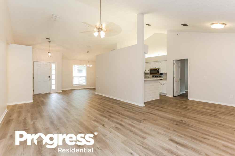 11854 Marabou Ct N - Photo 3 of 16