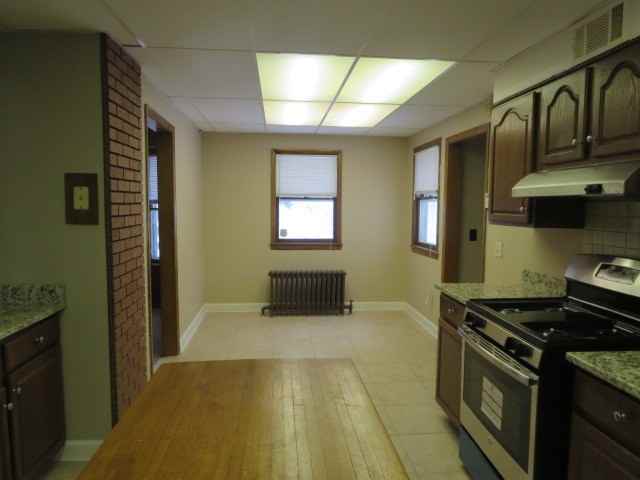 400 White Bear Ave - Photo 3 of 12