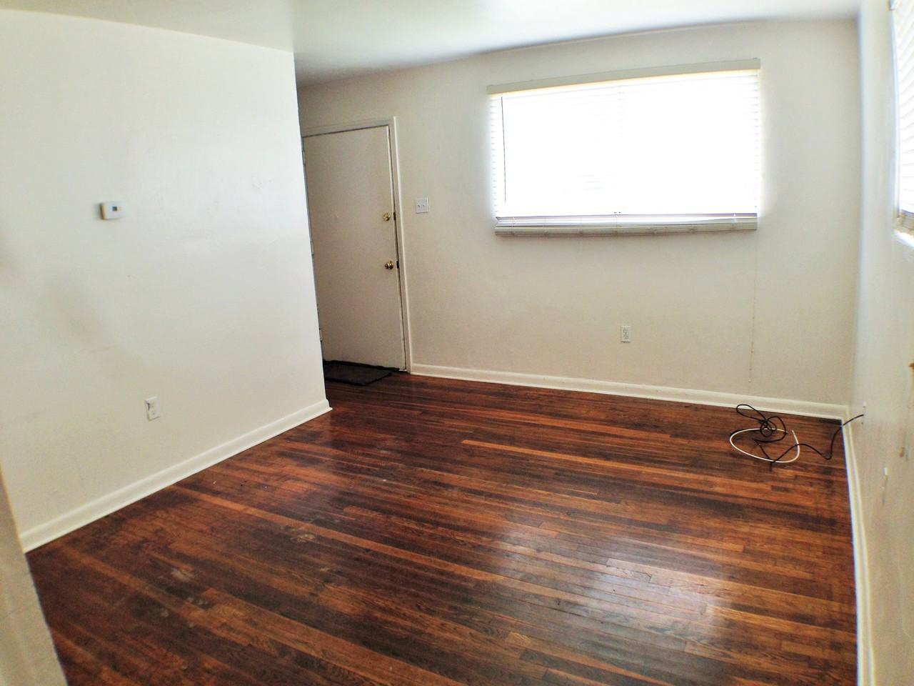 1218 Hoover Ave - Photo 3 of 8