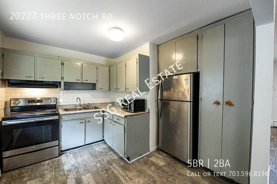 20227 Three Notch Rd - Photo 2 of 21