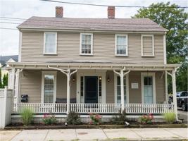 featured image of 66 Farewell St #2