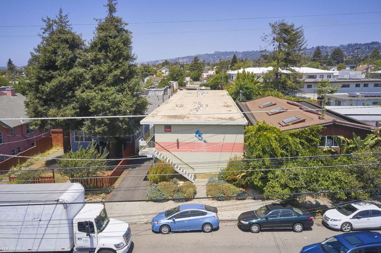 Hearst Apartments - Photo 2 of 5