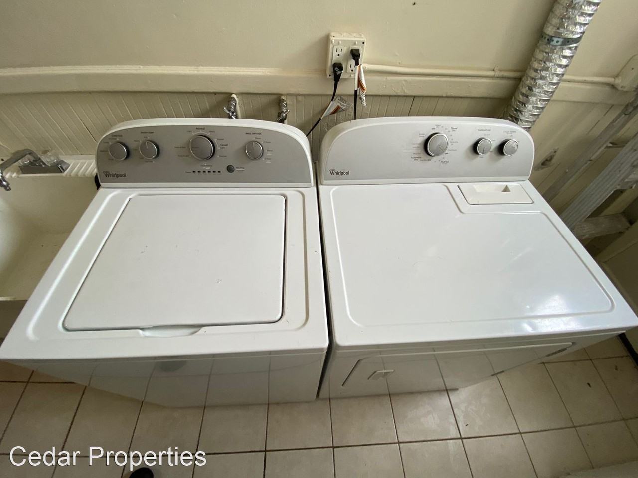 2059 Berkeley Way - Photo 3 of 28