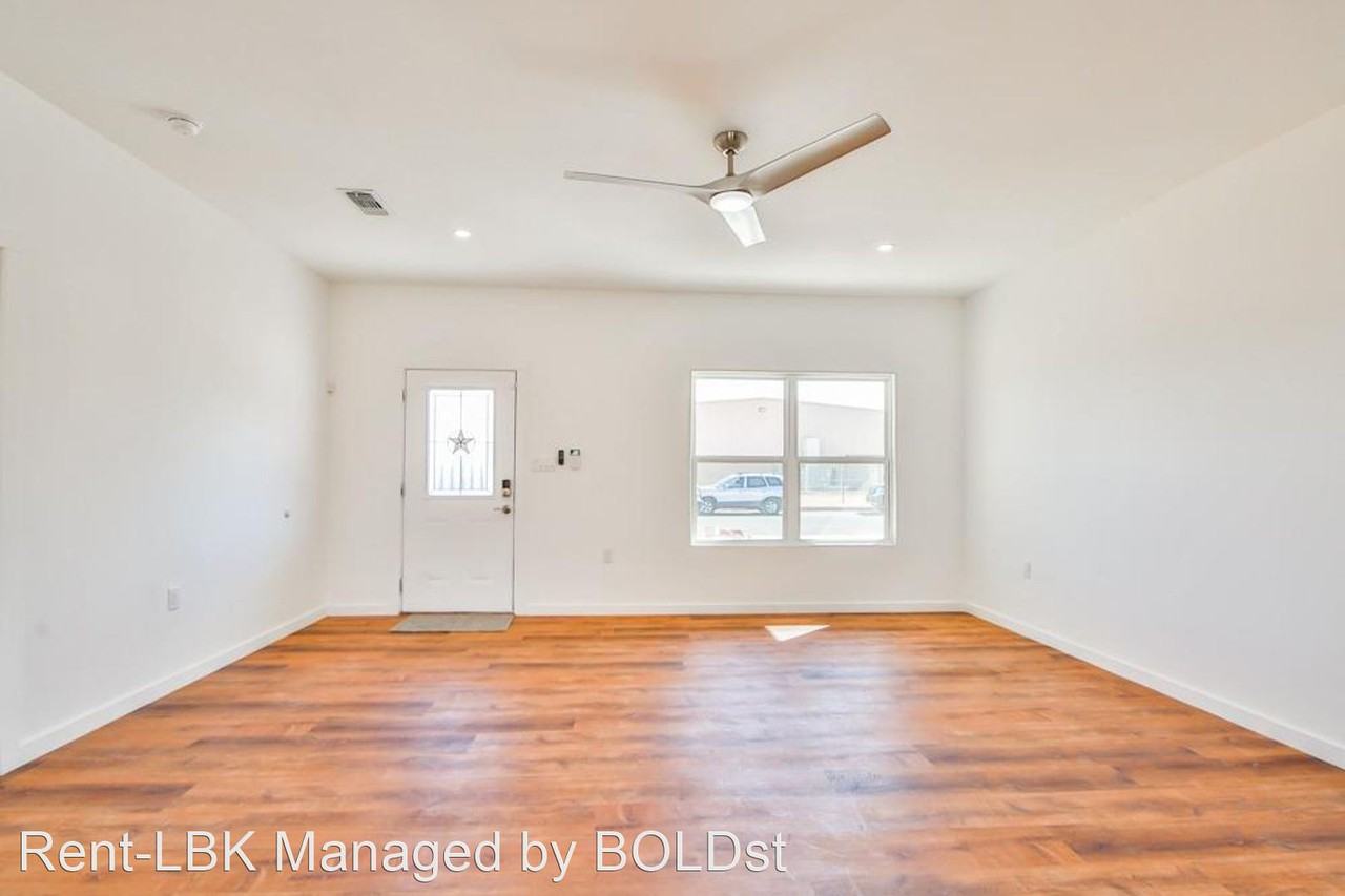 2308 36th St - Photo 3 of 14