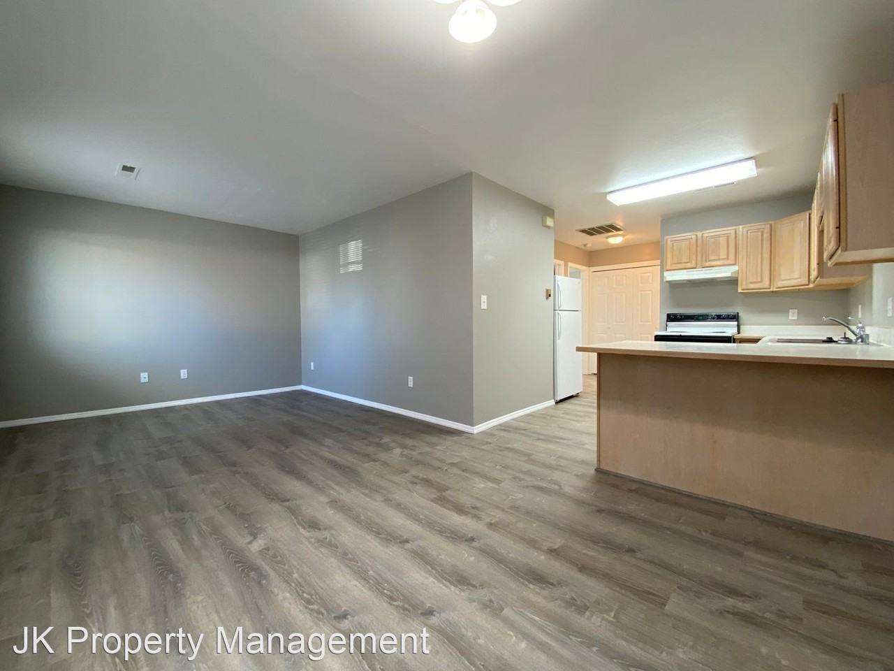 305 1st Ave SW - Photo 3 of 16