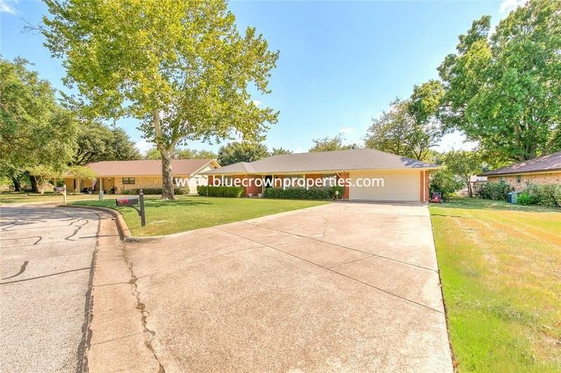 1713 Briardale Ct - Photo 3 of 27