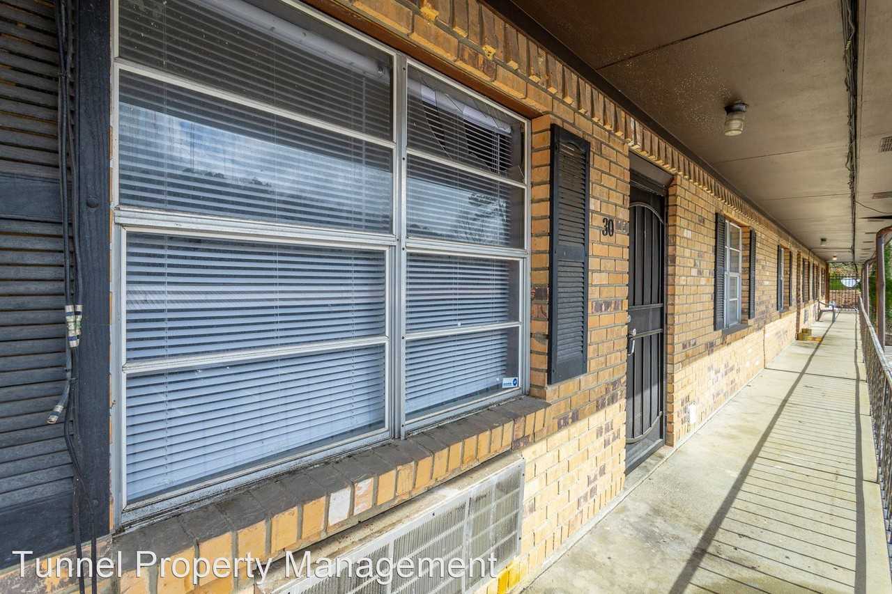 925 Shallowford - Photo 2 of 42