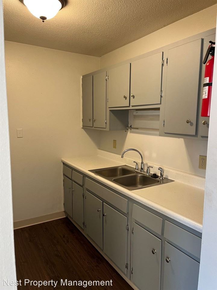 2 Bedrooms Available in Marion! - Photo 3 of 12