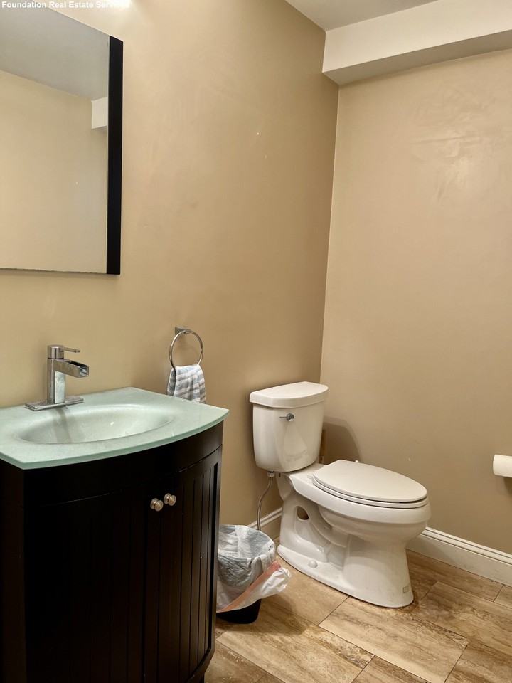 39 Selkirk Rd - Photo 7 of 21