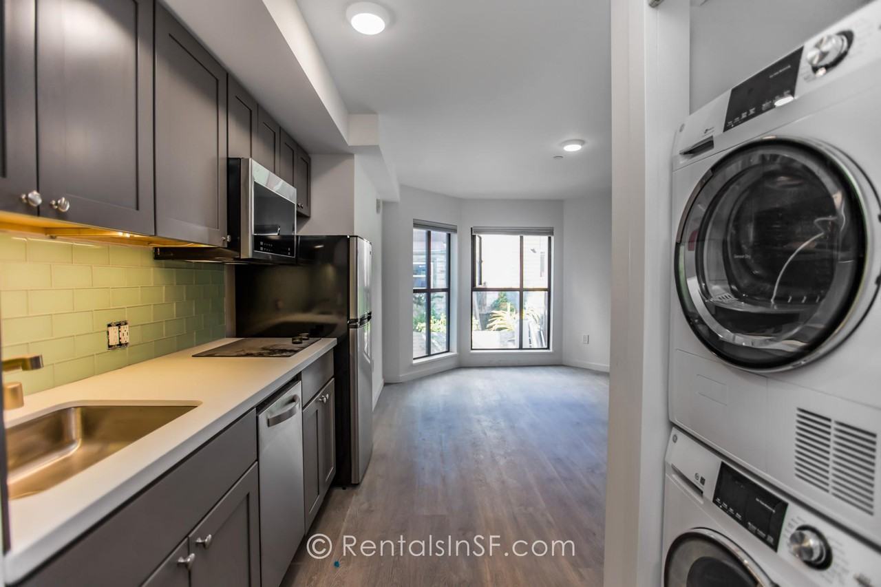 1532 Howard St #301 - Photo 3 of 23