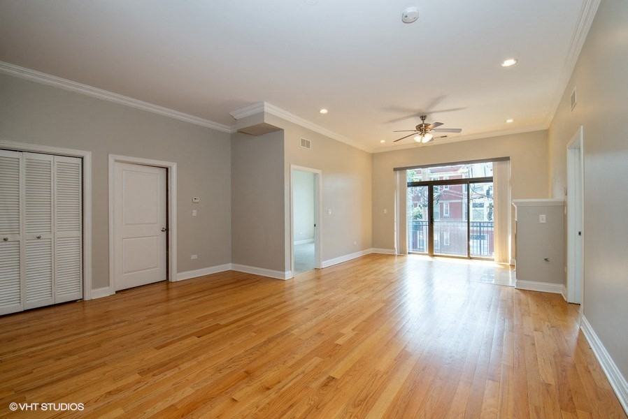 4651 N Greenview - Photo 4 of 29