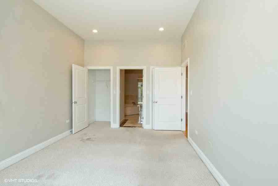 4651 N Greenview - Photo 7 of 29