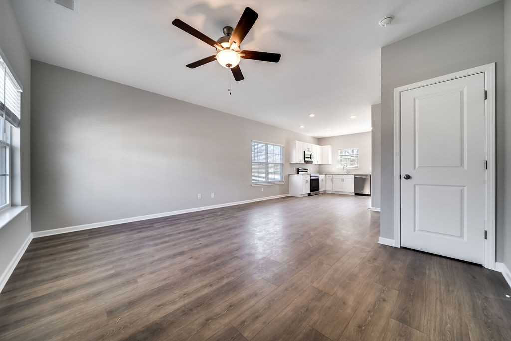 348 Kristen Court - Photo 4 of 20