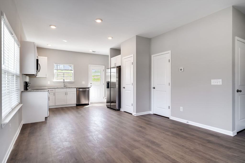 348 Kristen Court - Photo 7 of 20