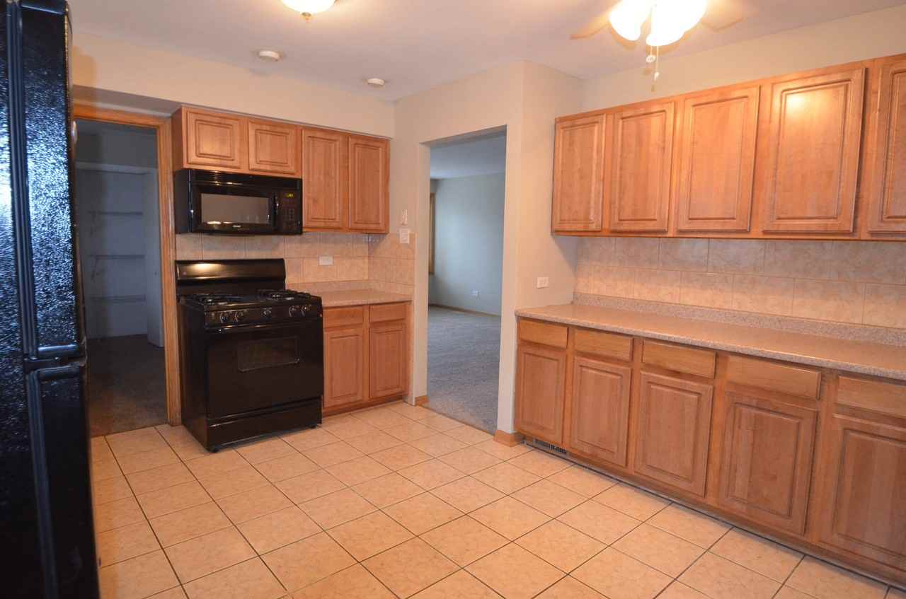 8929 167th Pl - Photo 2 of 11