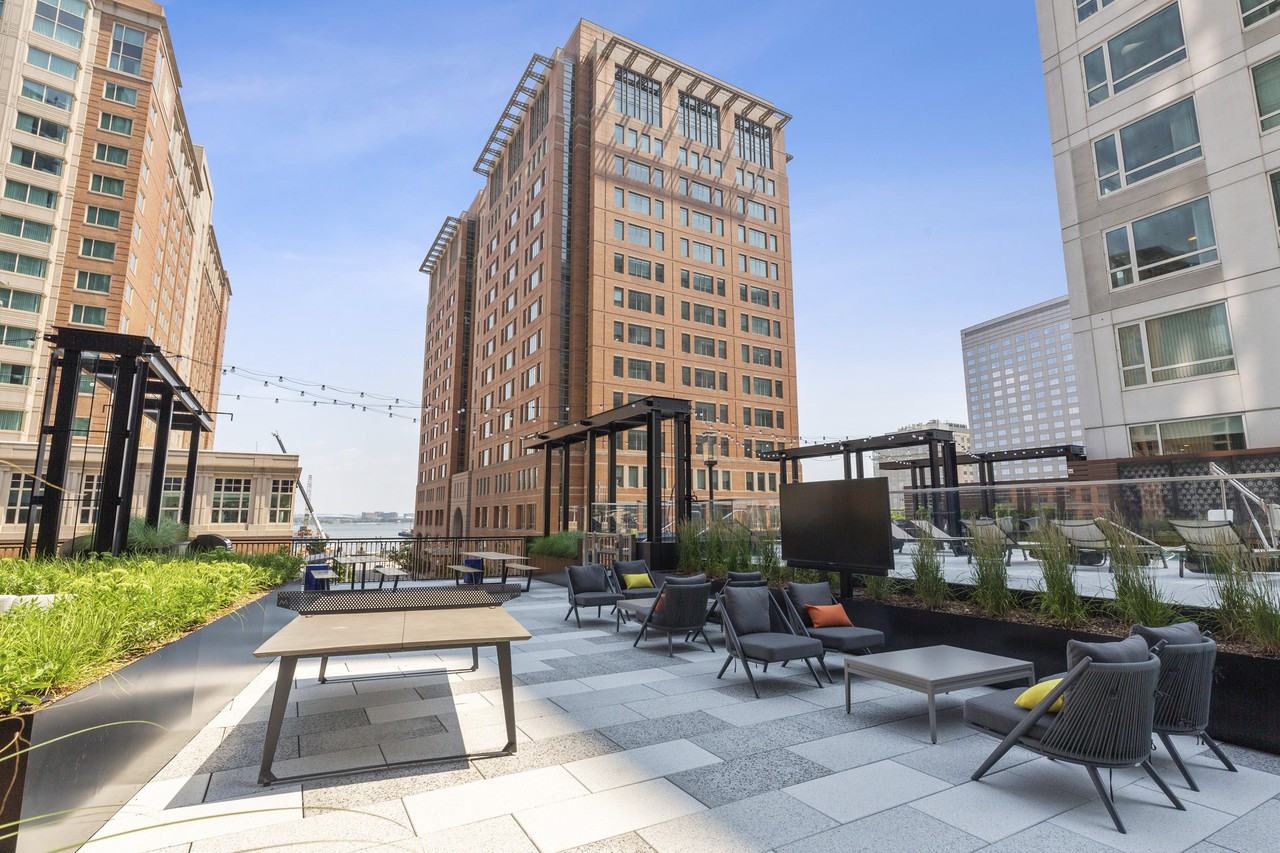 Gables Seaport - Photo 4 of 20