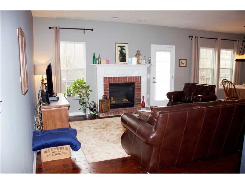 249 Broadstone Dr - Photo 3 of 22